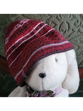 COLUMBIA Cute Red Fair Isle Knit Warm Beanie Hat